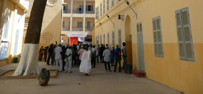 Dernière minute: Décès du proviseur du lycée Faidherbe de Saint-Louis. Dernière minute: Décès du proviseur du lycée Faidherbe de Saint-Louis.