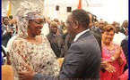 (PHOTOS) Le nouveau couple présidentiel en pleine discussion.