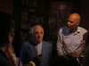 (Vidéos- Photos) Charles Aznavour savoure la téranga saint-louisienne, aux Comptoirs du fleuve