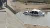 Incroyable : Un véhicule tombe sous le pont de khor (Vidéos)