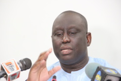 Aliou Sall, frère de Macky Sall : « je suis libre de créer une société de nucléaire ». Aliou Sall, frère de Macky Sall : « je suis libre de créer une société de nucléaire ».