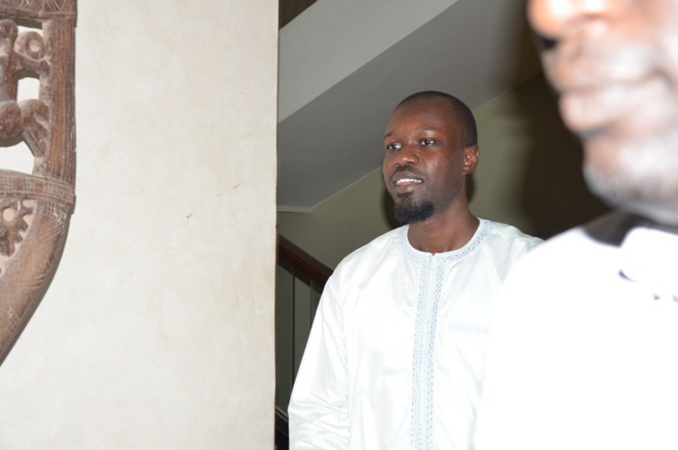 Les premières images de Ousmane Sonko après sa révocation Les premières images de Ousmane Sonko après sa révocation