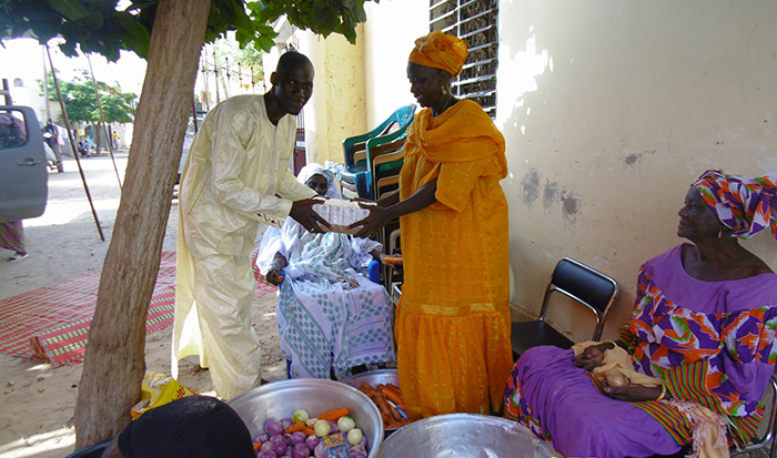 ACTION SOCIALE : des denrées alimentaires aux hôtes des 2 raakas. ACTION SOCIALE : des denrées alimentaires aux hôtes des 2 raakas.