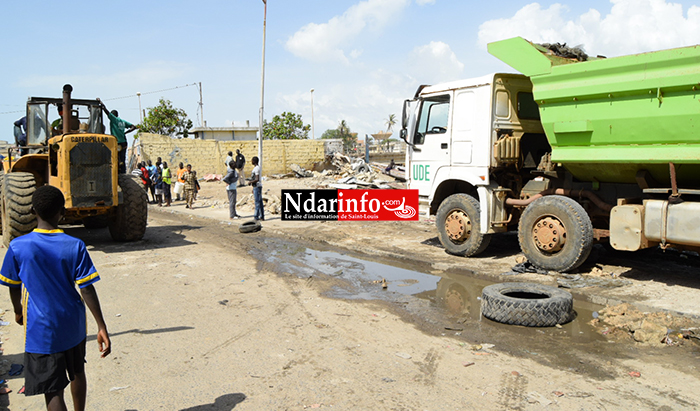 DIRECT - GUET-NDAR : des Caterpillars rasent les berges (Photos)