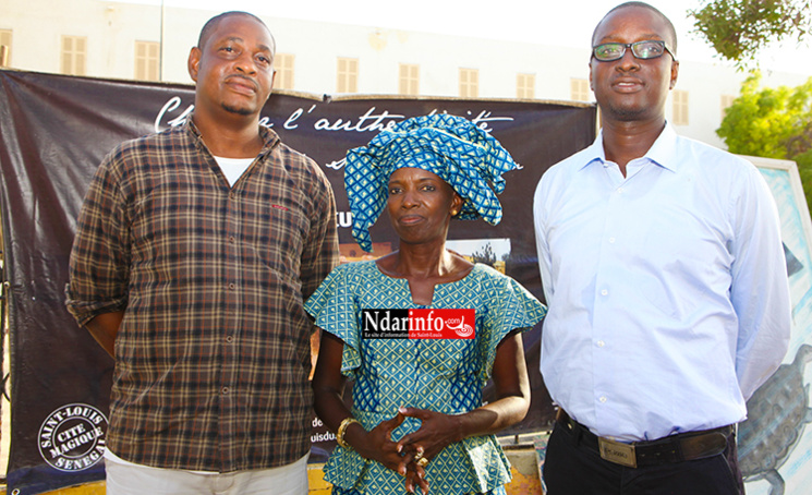 De droite à gauche: Ibrahima Sory SARR, Mme Dior DIAGNE et Idriss BENJELOUNE