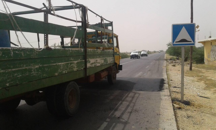 Enfin, des dos-d’âne à NDIAWDOUNE (Photos) Enfin, des dos-d’âne à NDIAWDOUNE (Photos)