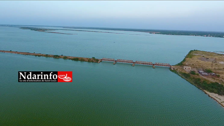 Merveilles de Saint-Louis : Mystique, le pont de LEYBAR. Regardez !