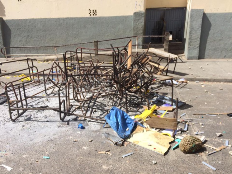 ( Photos) Le visage pitoyable de l'école Cheikh TOURE après les manifestations. ( Photos) Le visage pitoyable de l'école Cheikh TOURE après les manifestations.