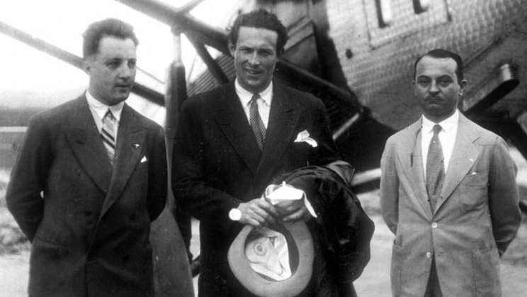 Mermoz, pilote de légende de l'Aéropostale, disparaît le 7 décembre 1936 Mermoz, pilote de légende de l'Aéropostale, disparaît le 7 décembre 1936
