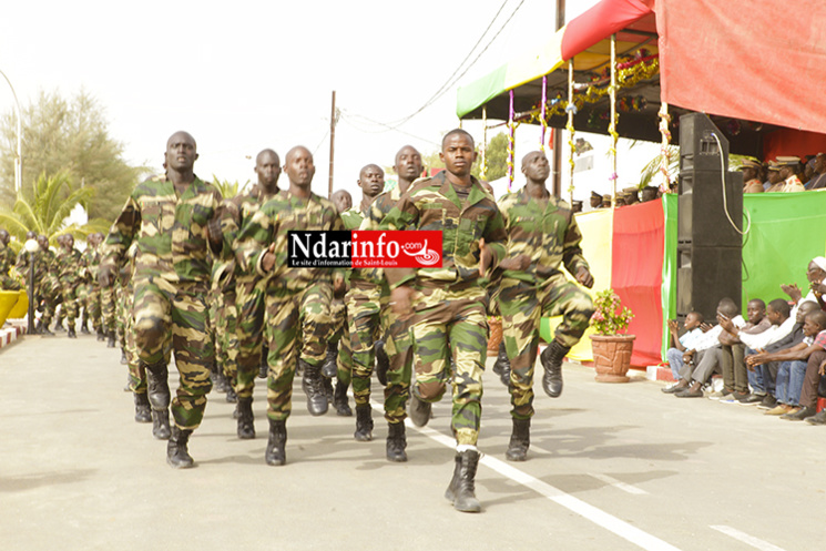 Contingent 2016/3 : le drapeau présenté à 974 nouveaux soldats, dont 45 filles (vidéo) Contingent 2016/3 : le drapeau présenté à 974 nouveaux soldats, dont 45 filles (vidéo)