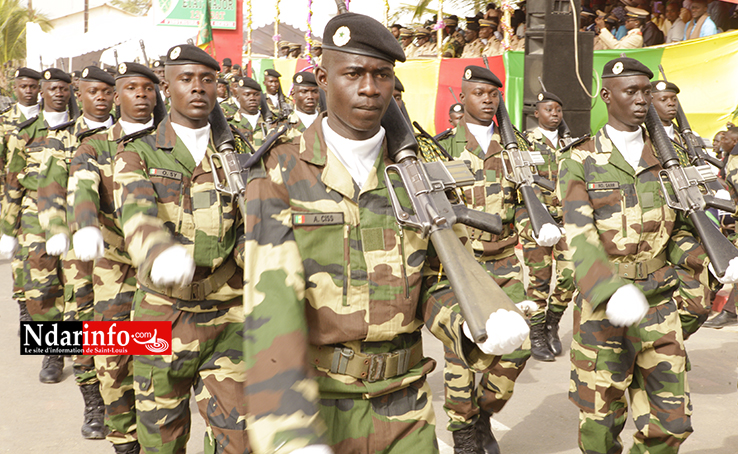Contingent 2016/3 : le drapeau présenté à 974 nouveaux soldats, dont 45 filles (vidéo) Contingent 2016/3 : le drapeau présenté à 974 nouveaux soldats, dont 45 filles (vidéo)