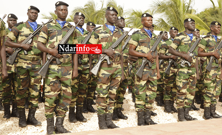 Contingent 2016/3 : le drapeau présenté à 974 nouveaux soldats, dont 45 filles (vidéo) Contingent 2016/3 : le drapeau présenté à 974 nouveaux soldats, dont 45 filles (vidéo)