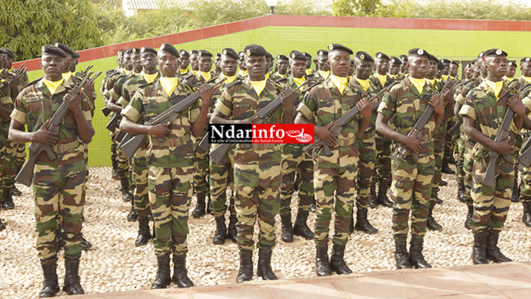 Contingent 2016/3 : le drapeau présenté à 974 nouveaux soldats, dont 45 filles (vidéo) Contingent 2016/3 : le drapeau présenté à 974 nouveaux soldats, dont 45 filles (vidéo)