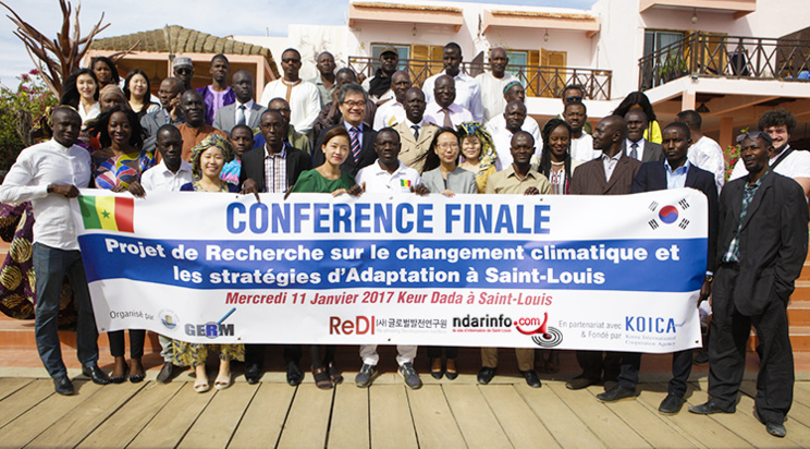 Saint-Louis : enseigner le changement climatique dans les écoles et dans nos langues locales. Saint-Louis : enseigner le changement climatique dans les écoles et dans nos langues locales.
