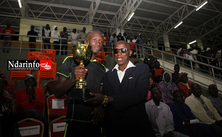 GANDIOL - FINALE DE LA ZONE 13 : Arona SOW célèbre la jeunesse ( Vidéo - Photos ) GANDIOL - FINALE DE LA ZONE 13 : Arona SOW célèbre la jeunesse ( Vidéo - Photos )