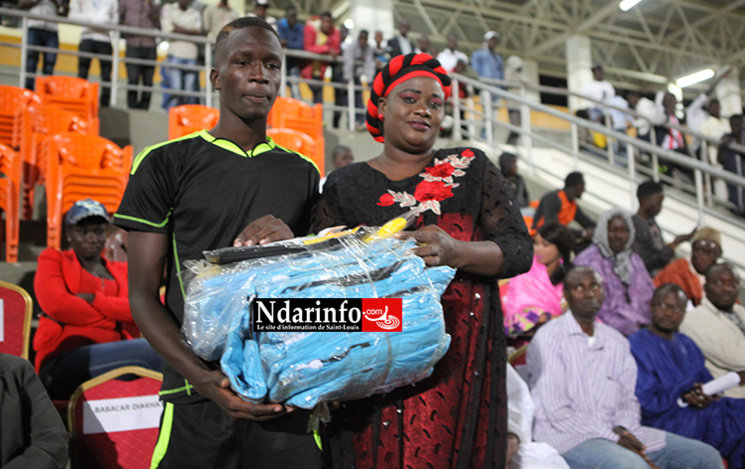 GANDIOL - FINALE DE LA ZONE 13 : Arona SOW célèbre la jeunesse ( Vidéo - Photos ) GANDIOL - FINALE DE LA ZONE 13 : Arona SOW célèbre la jeunesse ( Vidéo - Photos )