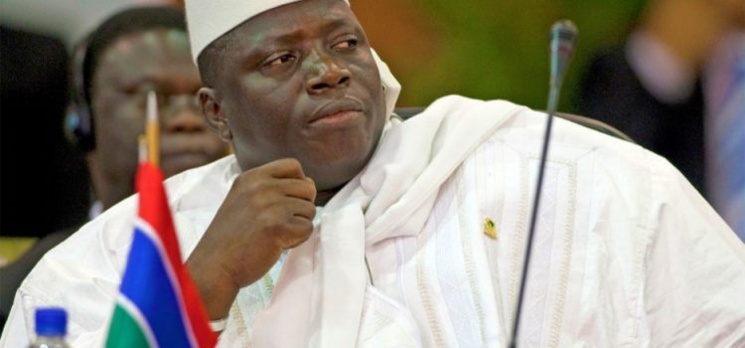 Jammeh dévalise le trésor public, emporte 7 milliards et des voitures de luxe, brûle des documents…