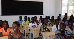 Goudomp : Un parent d’élève cogne un enseignant et lui arrache trois dents parce que… Goudomp : Un parent d’élève cogne un enseignant et lui arrache trois dents parce que…