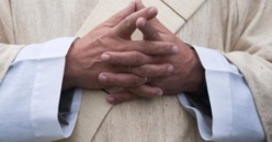 Un prêtre français condamné pour viols sur mineurs sénégalais demande révision de son procès Un prêtre français condamné pour viols sur mineurs sénégalais demande révision de son procès