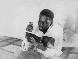 Carte postale - Oumar Blondin Diop, suicidé ou torturé ? Carte postale - Oumar Blondin Diop, suicidé ou torturé ?