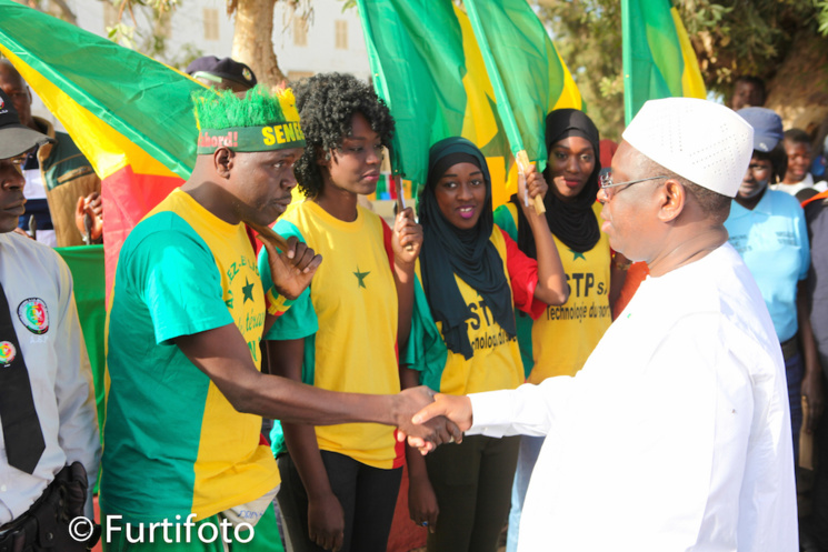 CIVISME: Paco présente son concept citoyen au Président Macky SALL (Photos) CIVISME: Paco présente son concept citoyen au Président Macky SALL (Photos)
