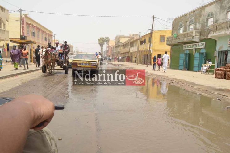 (Photos) Situation catastrophique sur la Langue de Barbarie : des rues de Santhiba, Guet-Ndar et Goxu Mbacc, envahies par la mer 