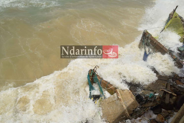 (Photos) Situation catastrophique sur la Langue de Barbarie : des rues de Santhiba, Guet-Ndar et Goxu Mbacc, envahies par la mer 