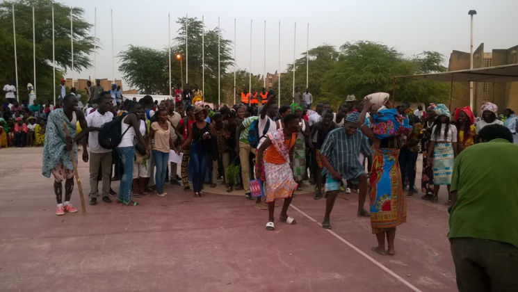 Journées Mondiales de la Jeunesse Catholique (JMJ) à l’aumônerie Saint-Augustin de l’UGB : un grand carnaval organisé à l’accueil des délégations