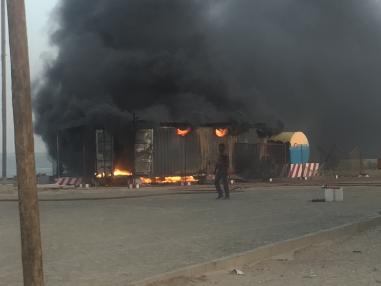 URGENT : incendie au quai de pêche de l'hydrobase ( photos)