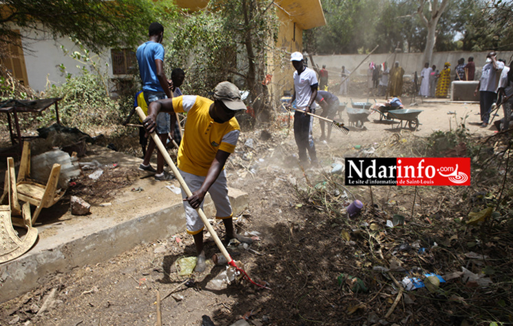 Assistance aux sinistrés de la mer : Manko Wattu NDAR nettoie la case-foyer de Santhiaba, distribue des vivres aux démunis (vidéo) Assistance aux sinistrés de la mer : Manko Wattu NDAR nettoie la case-foyer de Santhiaba, distribue des vivres aux démunis (vidéo)