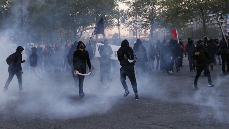  Présidentielle: deux blessés lors d'une manifestation "antifascistes" à Paris
