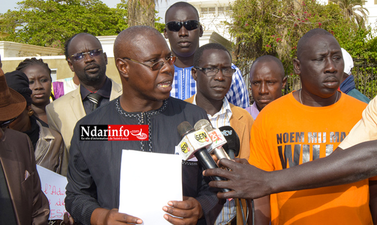Journée mondiale de la presse : Sit-in des journalistes de Saint-Louis sur la Place Faidherbe (vidéo – photos) Journée mondiale de la presse : Sit-in des journalistes de Saint-Louis sur la Place Faidherbe (vidéo – photos)