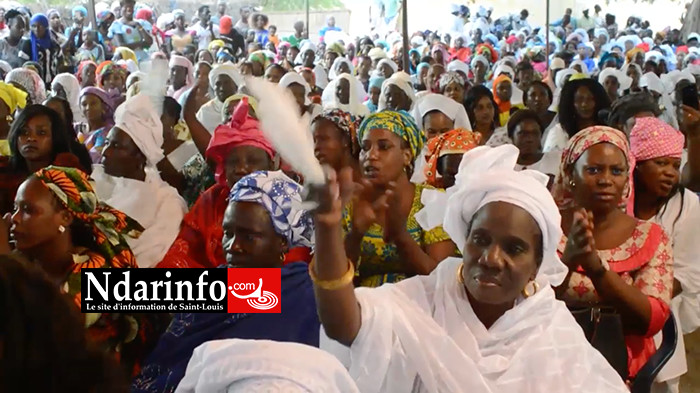 Awa NDIAYE remobilise ses militants et leur octroie un financement de 100 millions de francs. Awa NDIAYE remobilise ses militants et leur octroie un financement de 100 millions de francs.