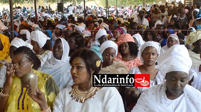 Awa NDIAYE remobilise ses militants et leur octroie un financement de 100 millions de francs. Awa NDIAYE remobilise ses militants et leur octroie un financement de 100 millions de francs.