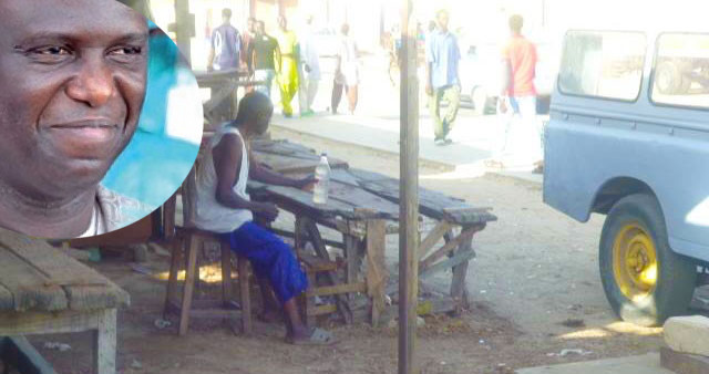 Pour perpétuer l'œuvre de Feu Moubarack DIEYE, Mansour FAYE réfectionne son corbillard Pour perpétuer l'œuvre de Feu Moubarack DIEYE, Mansour FAYE réfectionne son corbillard