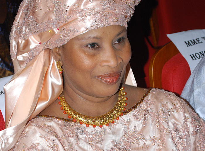Aïssata Tall Sall en France: « S'ils vous proposent de faire réélire Macky Sall en 2019, renvoyez-les chez eux... » Aïssata Tall Sall en France: « S'ils vous proposent de faire réélire Macky Sall en 2019, renvoyez-les chez eux... »