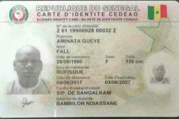 Insolites cartes biométriques : Aminata GUEYE a la photo d’un homme, l’autre mesure 15 cm