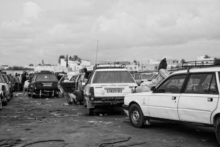 INSALUBRITÉ, PROLIFÉRATION DE MOUCHES, ODEUR NAUSÉABONDE, CANAUX D’ÉVACUATION D’EAU BOUCHES : La gare routière de Saint-Louis, la face hideuse de la  «Teranga» de Ndar