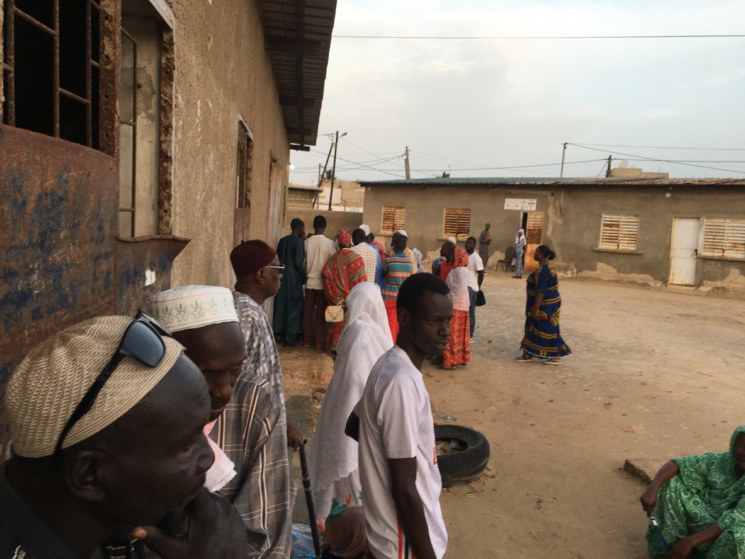 Ai centre du Cem de Pikine, à 7h du matin