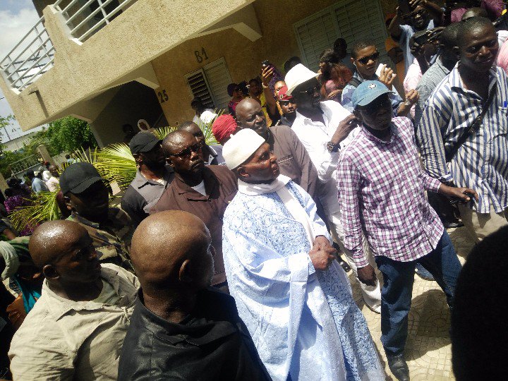 Wade après avoir voté: « On ne peut pas appeler ça une élection, Macky veut tout faire exploser « Wade après avoir voté: « On ne peut pas appeler ça une élection, Macky veut tout faire exploser «