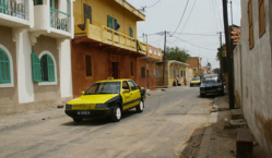 Chasse aux « siroumans » : 200 pièces réquisitionnées, une dizaines de véhicules mis en fourrière à Saint-Louis Chasse aux « siroumans » : 200 pièces réquisitionnées, une dizaines de véhicules mis en fourrière à Saint-Louis