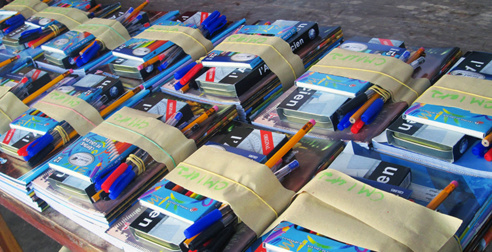 Saint-Louis : « PAR DEVOIR » lance la 2e édition de sa campagne de collecte et de distribution de kits scolaires. Saint-Louis : « PAR DEVOIR » lance la 2e édition de sa campagne de collecte et de distribution de kits scolaires.