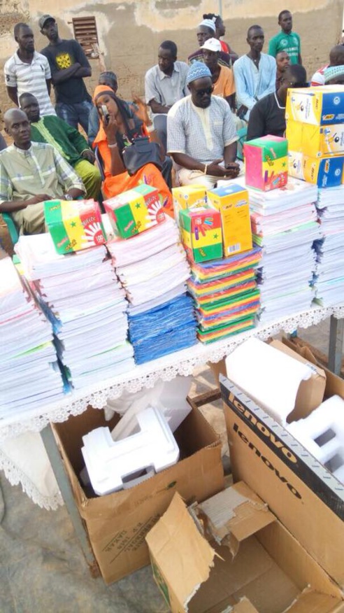 RONKH : Faly SECK offre des kits scolaires aux élèves et du matériel informatique aux écoles ( photos )