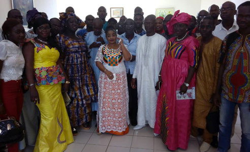 GESTION DES ORDURES : Aida FALL, la coordonnatrice du Mouvement FAL KHALIFA fustige la « léthargie » de la Commune. GESTION DES ORDURES : Aida FALL, la coordonnatrice du Mouvement FAL KHALIFA fustige la « léthargie » de la Commune.