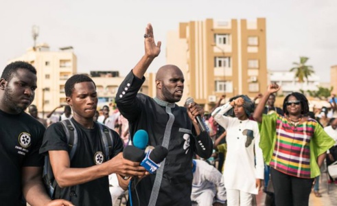 Kemi Seba appelle les Africains à assiéger toutes les ambassades de la Libye