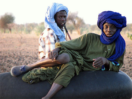 Les  patronymes fulbe (peuls) origine mythique et symbolique . Par Oumar NIANG