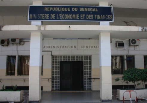 Ponction des salaires des fonctionnaires: Des agents de la Solde tombent