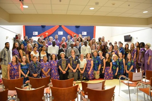 Corps américain de la paix : 51 nouveaux volontaires prêtent serment Corps américain de la paix : 51 nouveaux volontaires prêtent serment