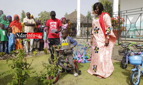 SOCIAL : Sokhna Ndiaye FAYE gâte les enfants de BANGO (Vidéo & Photos)