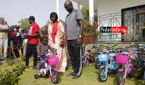 SOCIAL : Sokhna Ndiaye FAYE gâte les enfants de BANGO (Vidéo & Photos)